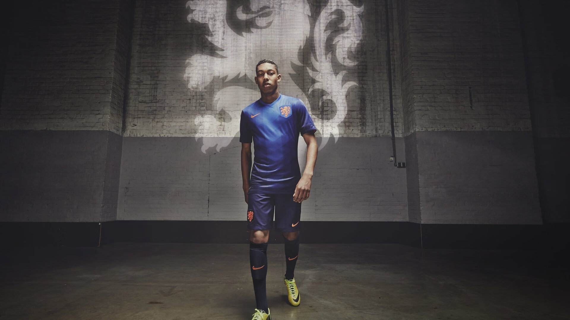 爱游戏平台-_骑士队持续强势，球队士气高昂_，骑士队介绍