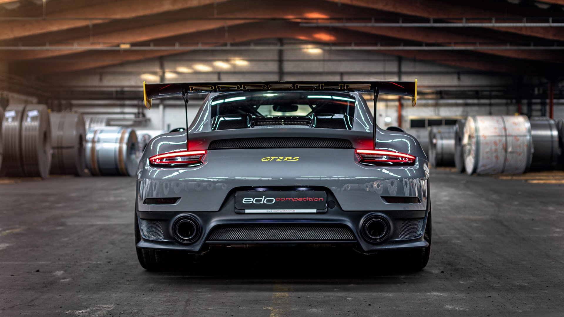 爱游戏-乌拉圭队中场卡瓦尼在巴黎奥运会上展现出强大的进攻组织能力，乌拉圭足球前锋卡瓦尼