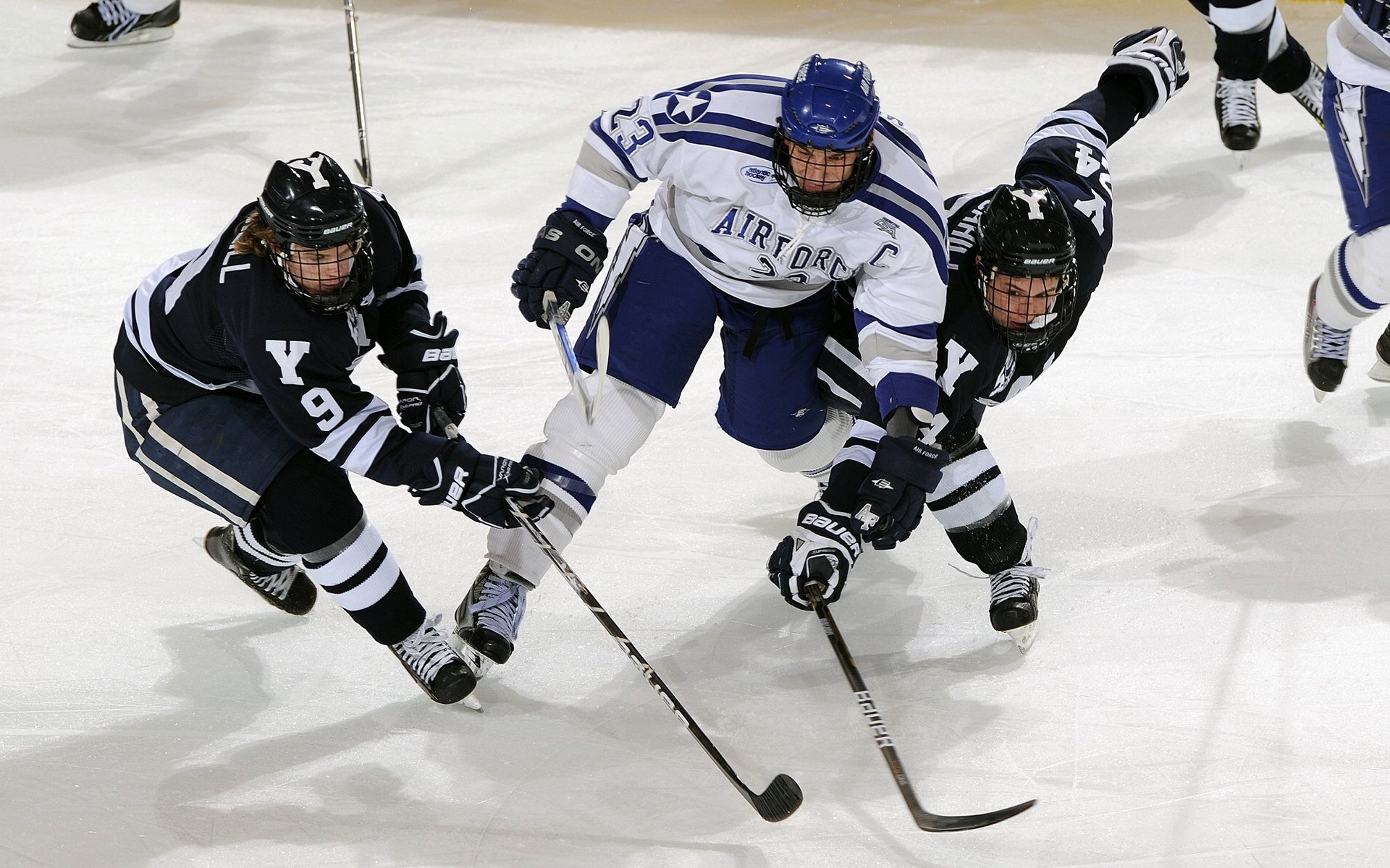 AIYOUXI.COM-国足技惊四座全场沸腾中超联赛焦点战，国足 集锦